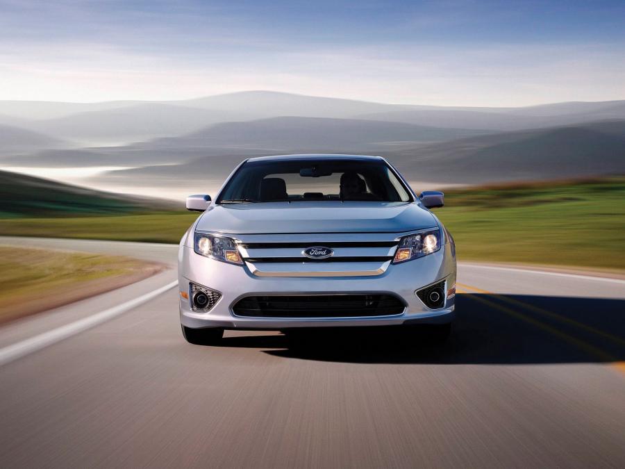  Ford Fusion Hybrid 2010 года  (US) (фото 20 из 111)